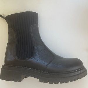 Anthropologie Chelsea Boots Knit -Black